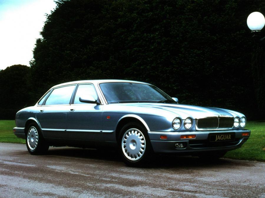  Jaguar XJ6 (X300) 1994 года  (фото 6 из 9)